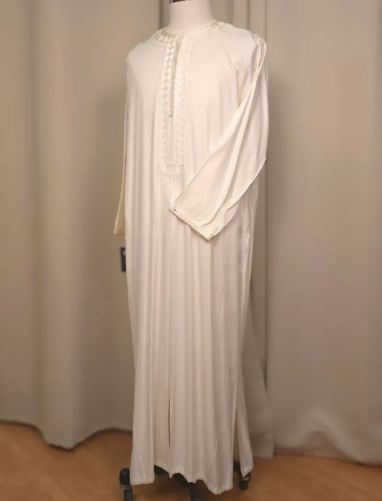 Qamiss Ahmed Off White (M)